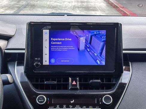 Certified 2025 Toyota Corolla LE image 17