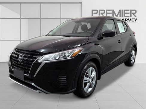 New 2025 Nissan Kicks Play S image 1