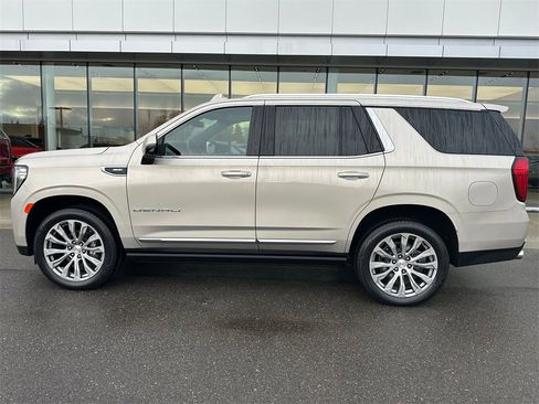 Used 2022 GMC Yukon Denali w/ Max Trailering Package image 2