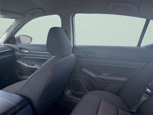 Used 2025 Nissan Altima 2.5 SV FWD image 16