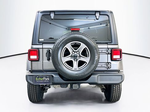 Used 2022 Jeep Wrangler Sport S image 7