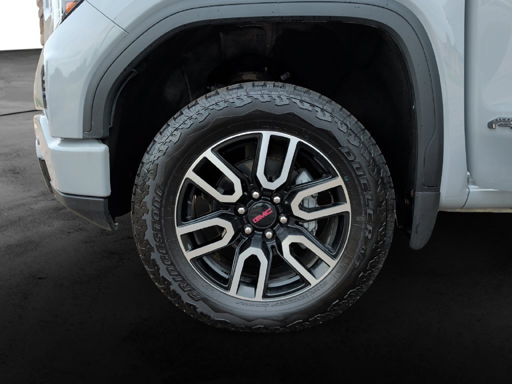 Used 2025 GMC Sierra 1500 AT4 w/ AT4 Preferred Package AWD/4WD image 9