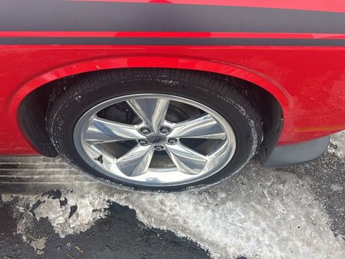 Used 2019 Dodge Challenger R/T w/ Plus Package image 12