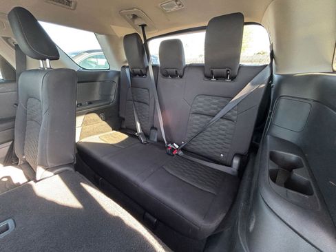Used 2025 Nissan Pathfinder SV FWD image 31