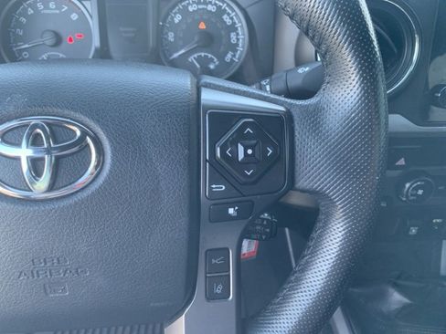 Used 2019 Toyota Tacoma TRD Off-Road image 16