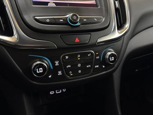 Used 2021 Chevrolet Equinox LT AWD/4WD image 44