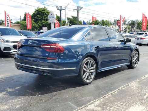 Used 2018 Volkswagen Passat 2.0T R-Line image 6