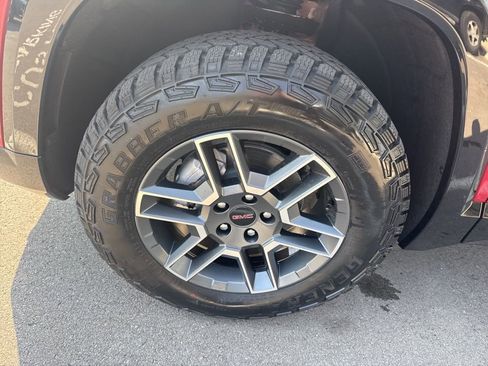 New 2026 GMC Terrain AT4 w/ LPO, Black Badging Package image 37