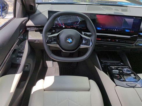 New 2025 BMW 530i image 14