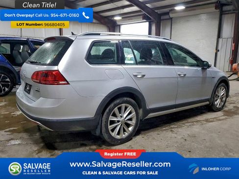 Used 2017 Volkswagen Golf Alltrack image 4