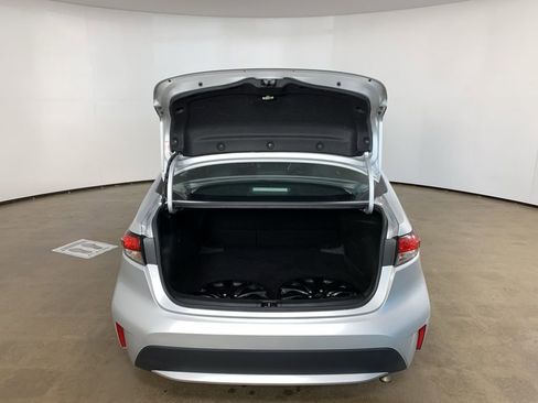 Used 2022 Toyota Corolla LE image 30