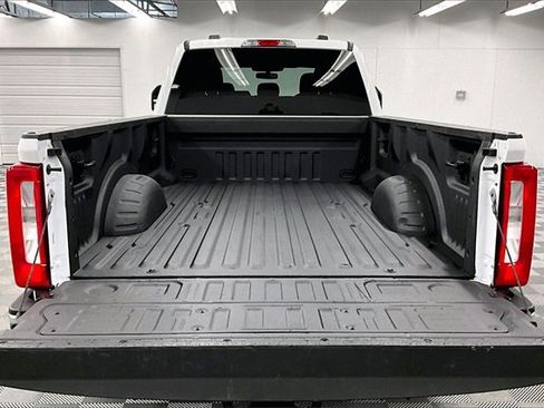 Used 2023 Ford F250 XLT image 28