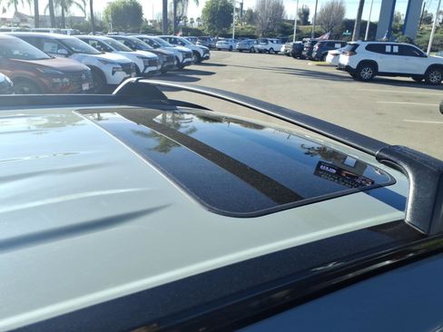 Used 2022 Toyota RAV4 XLE w/ Convenience Package image 5