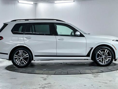 Used 2026 BMW X7 xDrive40i w/ Executive Package image 8