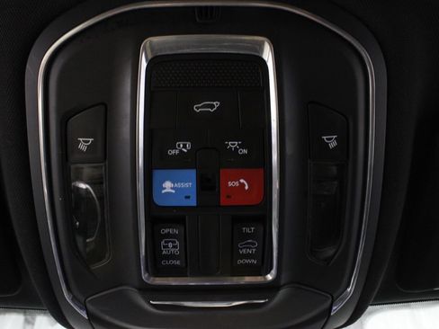 Used 2023 Jeep Grand Cherokee Altitude AWD/4WD image 29