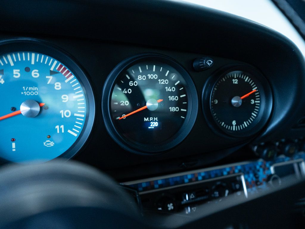 Used 1991 Porsche 911 Carrera RWD image 17