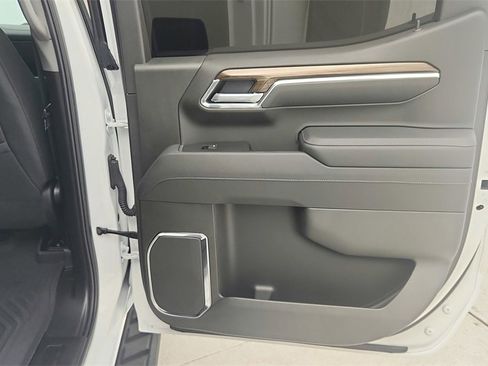 Certified 2025 Chevrolet Silverado 1500 LT Trail Boss w/ Convenience Package II image 34