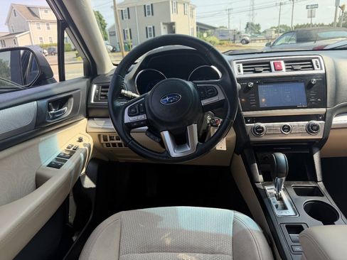 Used 2017 Subaru Outback 2.5i Premium AWD/4WD image 20