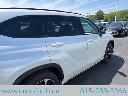 Used 2022 Toyota Highlander XSE AWD/4WD image 7