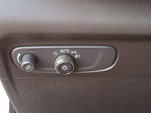 Certified 2022 Buick Envision Preferred FWD image 25