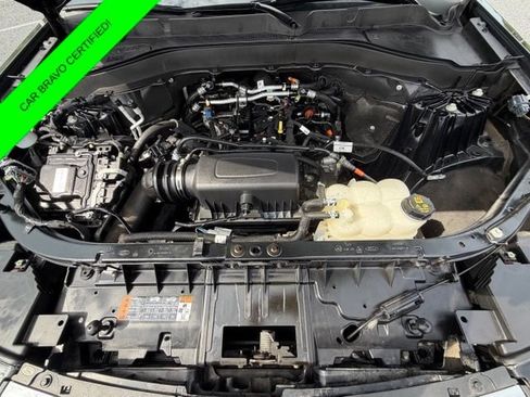Used 2023 Ford Explorer XLT AWD/4WD image 18