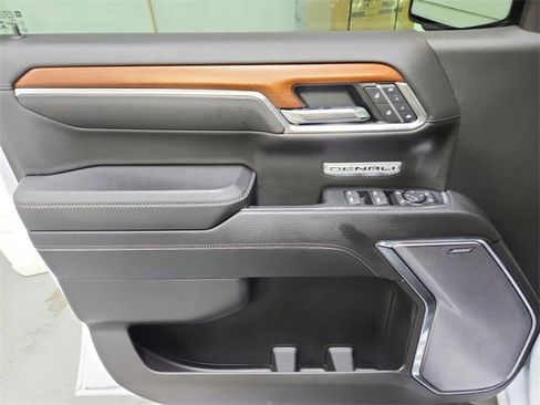 Used 2023 GMC Sierra 1500 Denali w/ Denali Reserve Package image 38