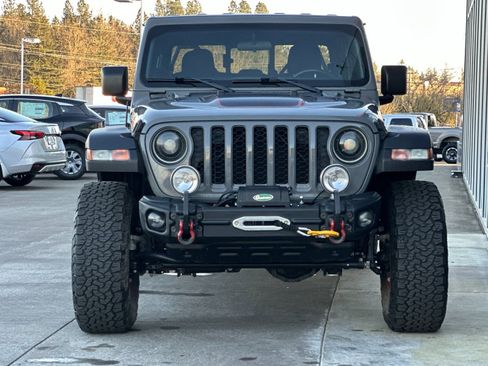 Used 2021 Jeep Gladiator Rubicon w/ Cold Weather Group AWD/4WD image 8