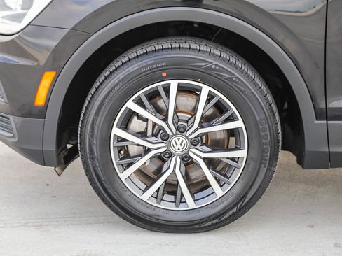 Used 2021 Volkswagen Tiguan SE image 10