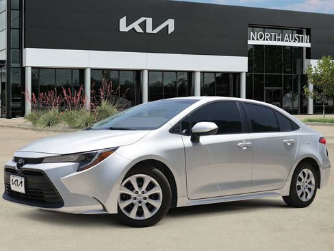 Used 2025 Toyota Corolla LE FWD image 1