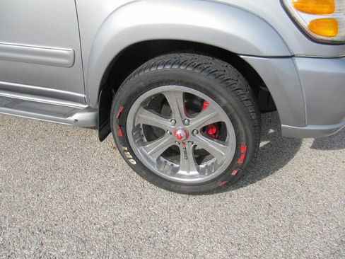 Used 2002 Toyota Sequoia SR5 AWD/4WD image 11