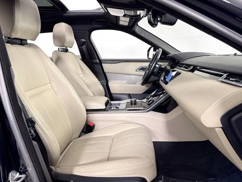 Used 2019 Land Rover Range Rover Velar S image 35