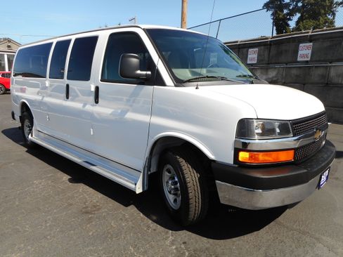 Used 2016 Chevrolet Express 3500 LT w/ LT Preferred Equipment Group image 1