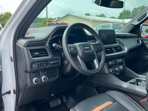 Used 2023 GMC Yukon AT4 w/ AT4 Premium Package AWD/4WD image 13