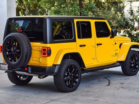 Used 2021 Jeep Wrangler Unlimited Sahara image 6