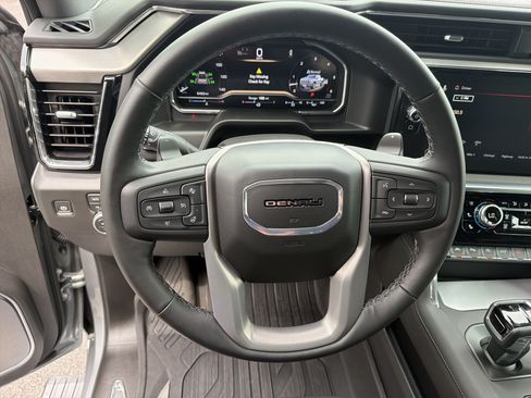 Used 2025 GMC Sierra 1500 Denali w/ Denali Reserve Package AWD/4WD image 18