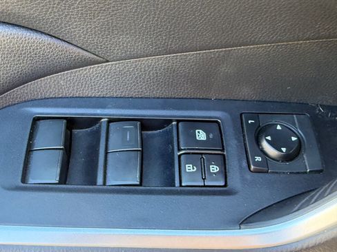 Used 2019 Toyota RAV4 XLE image 18