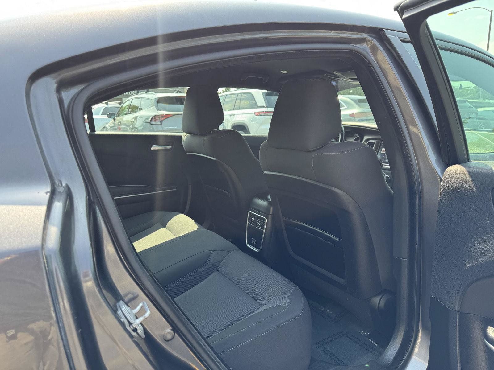 Used 2019 Dodge Charger SXT AWD/4WD image 40