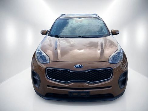Used 2018 Kia Sportage LX w/ LX Technology Package FWD image 3