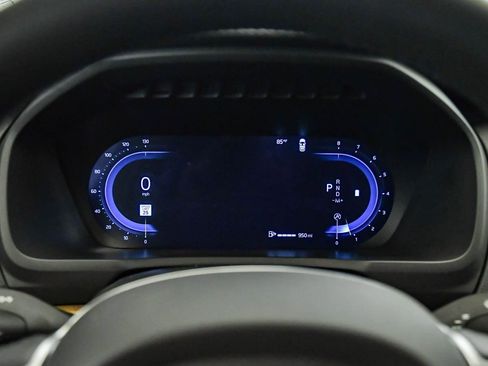 Certified 2025 Volvo XC90 B6 Plus image 30