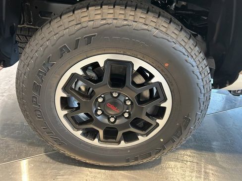 New 2025 Toyota Tacoma TRD Off-Road image 17