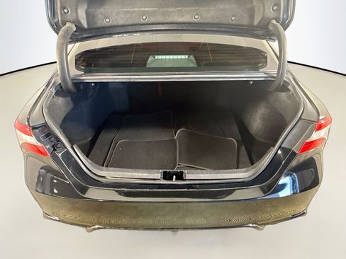 Used 2019 Toyota Camry SE image 34