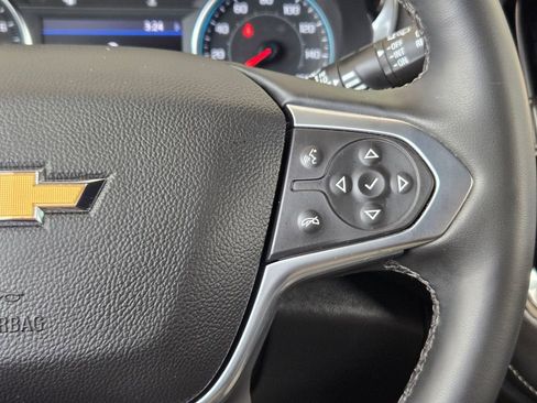 Used 2023 Chevrolet Traverse LT image 23