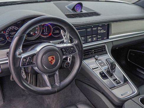 Used 2018 Porsche Panamera 4S image 8