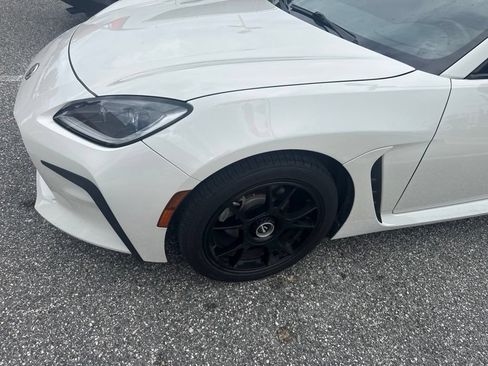 Used 2023 Toyota GR86 RWD image 2