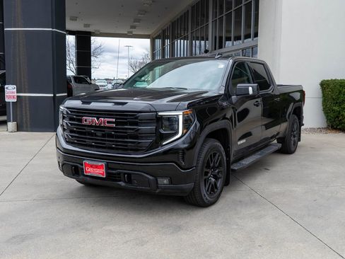 Used 2025 GMC Sierra 1500 Elevation w/ Elevation Premium Package AWD/4WD image 3