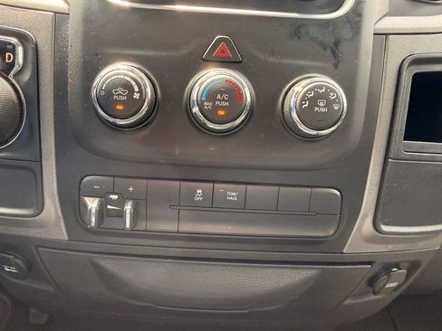 Used 2017 RAM 1500 Express RWD image 12