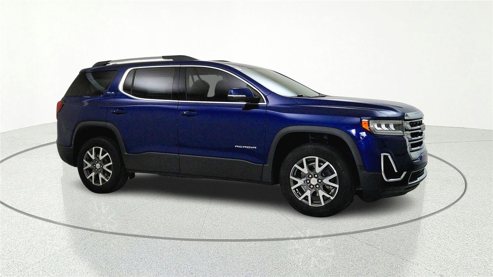 Used 2023 GMC Acadia SLE w/ Driver Convenience Package FWD image 8