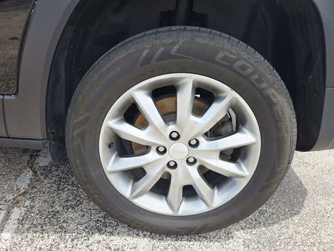 Used 2018 Jeep Cherokee Limited w/ Trailer Tow Group AWD/4WD image 14