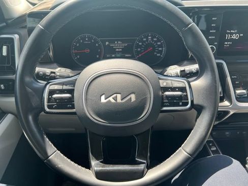 Used 2022 Kia Sorento EX w/ Panoramic Sunroof Package FWD image 13