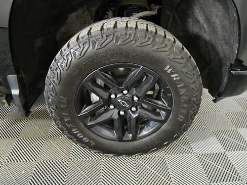 Used 2023 Chevrolet Silverado 1500 Custom Trail Boss AWD/4WD image 17